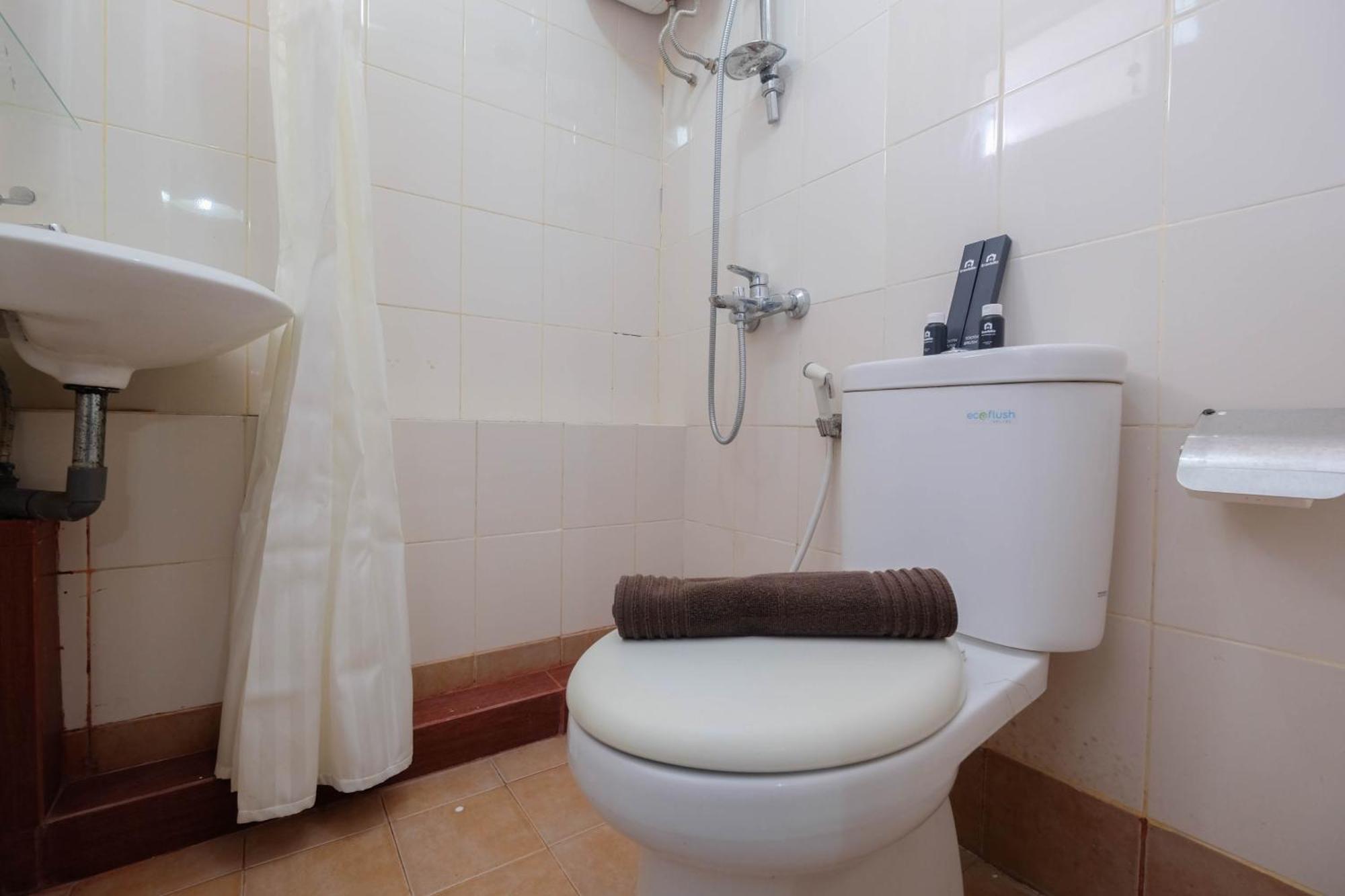 Strategic And Restful 2br At Bassura By Travelio Apartment *